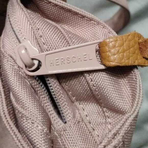 Herschel Mica Tote in Ash Rose EUC - Picture 9 of 9